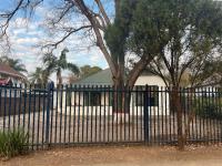 Front View of property in Sunnyside