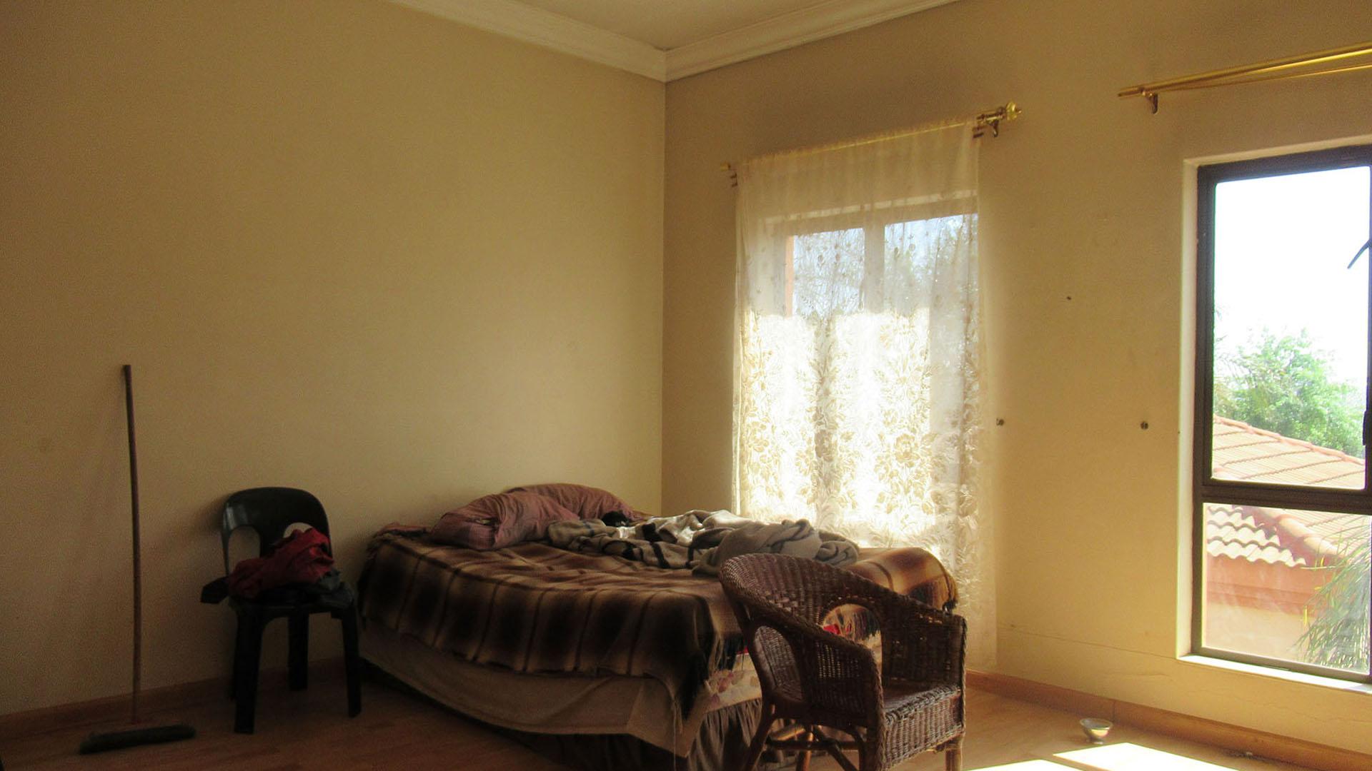 Bed Room 2 - 23 square meters of property in Lenasia