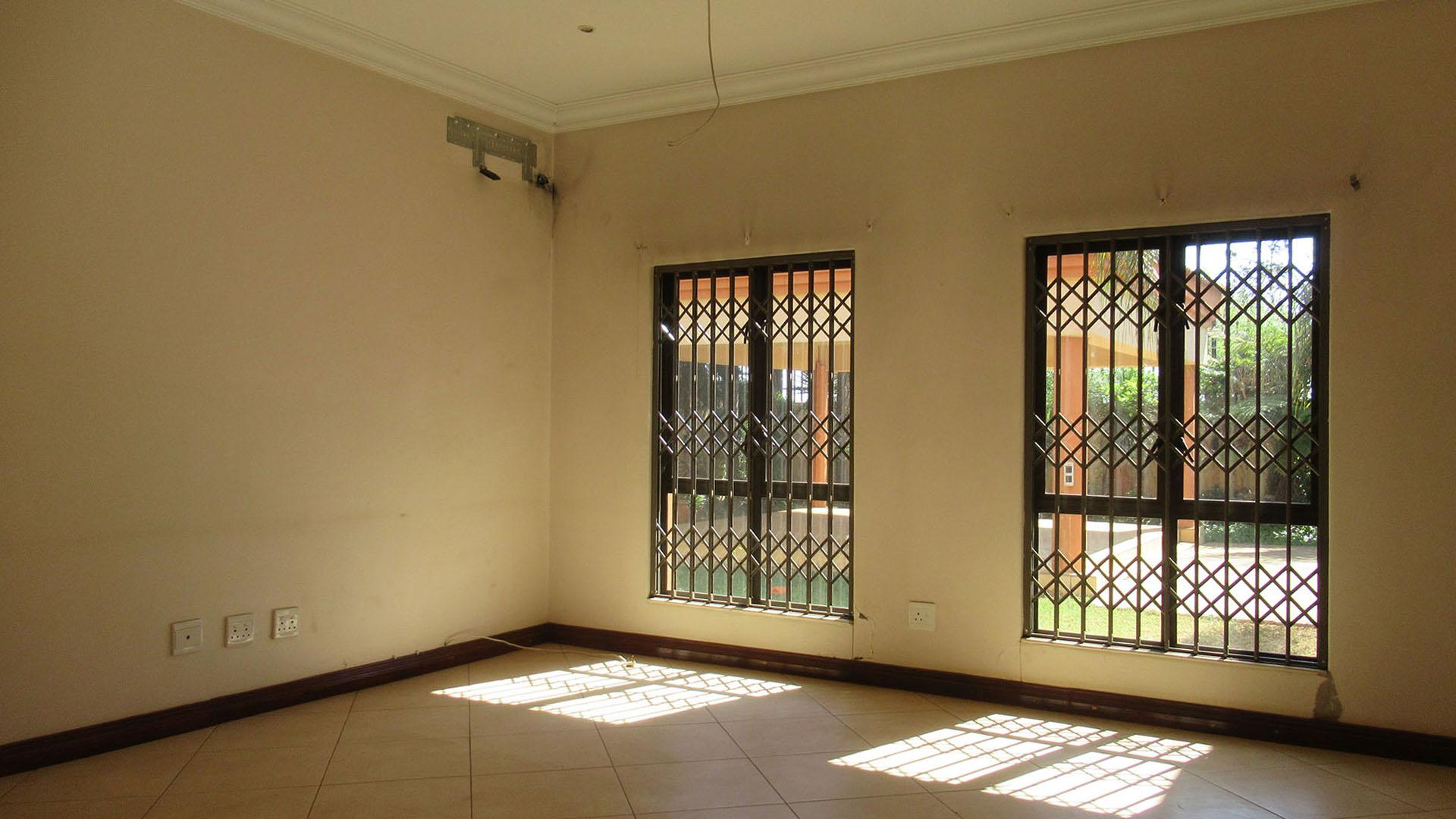 Dining Room - 25 square meters of property in Lenasia