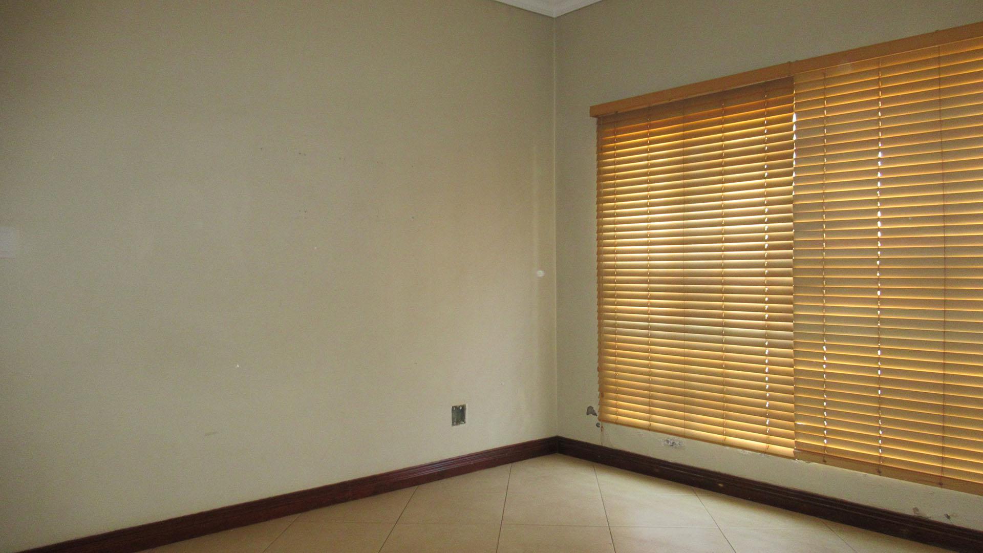 Study - 17 square meters of property in Lenasia