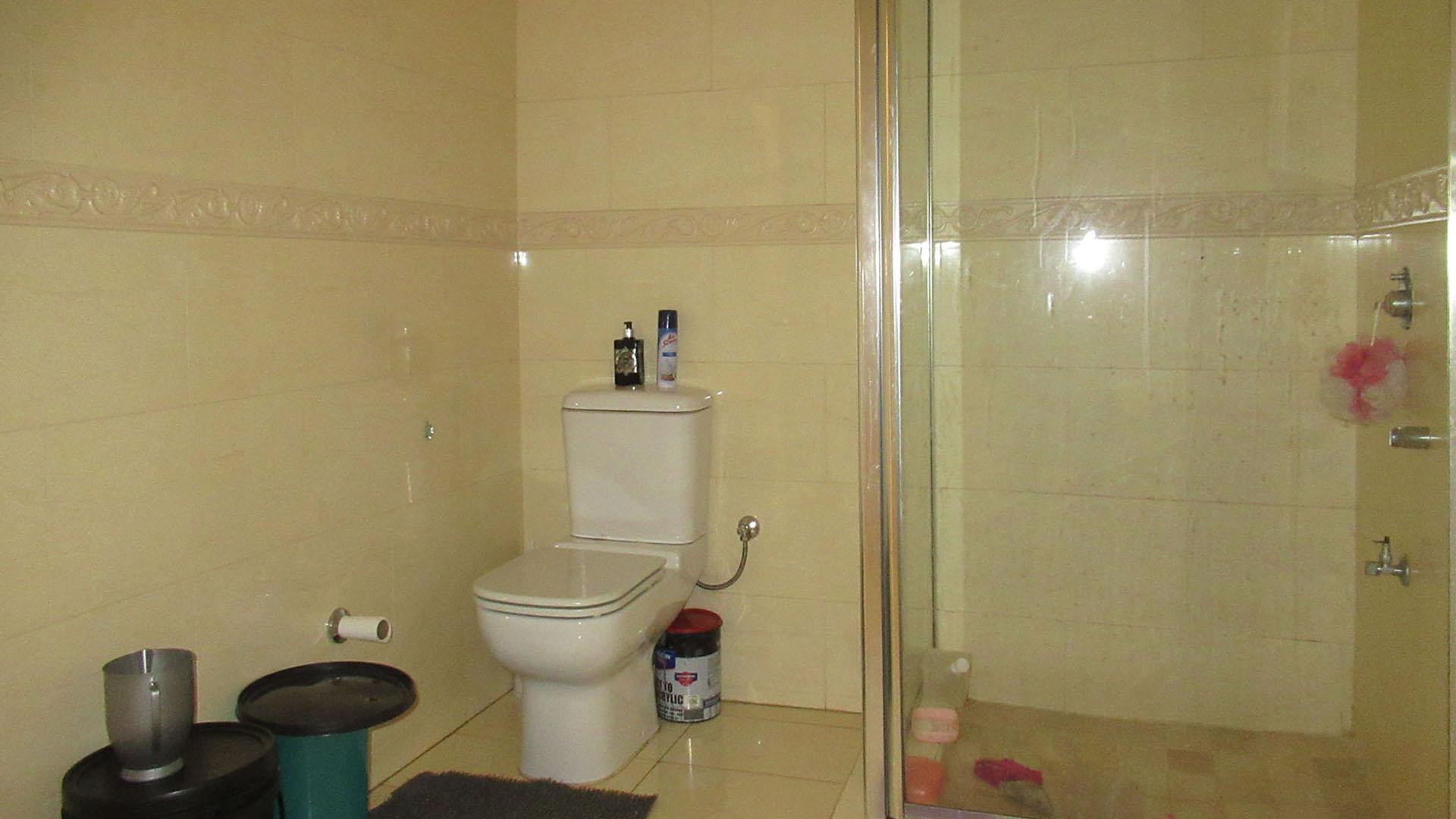 Bathroom 1 - 8 square meters of property in Lenasia