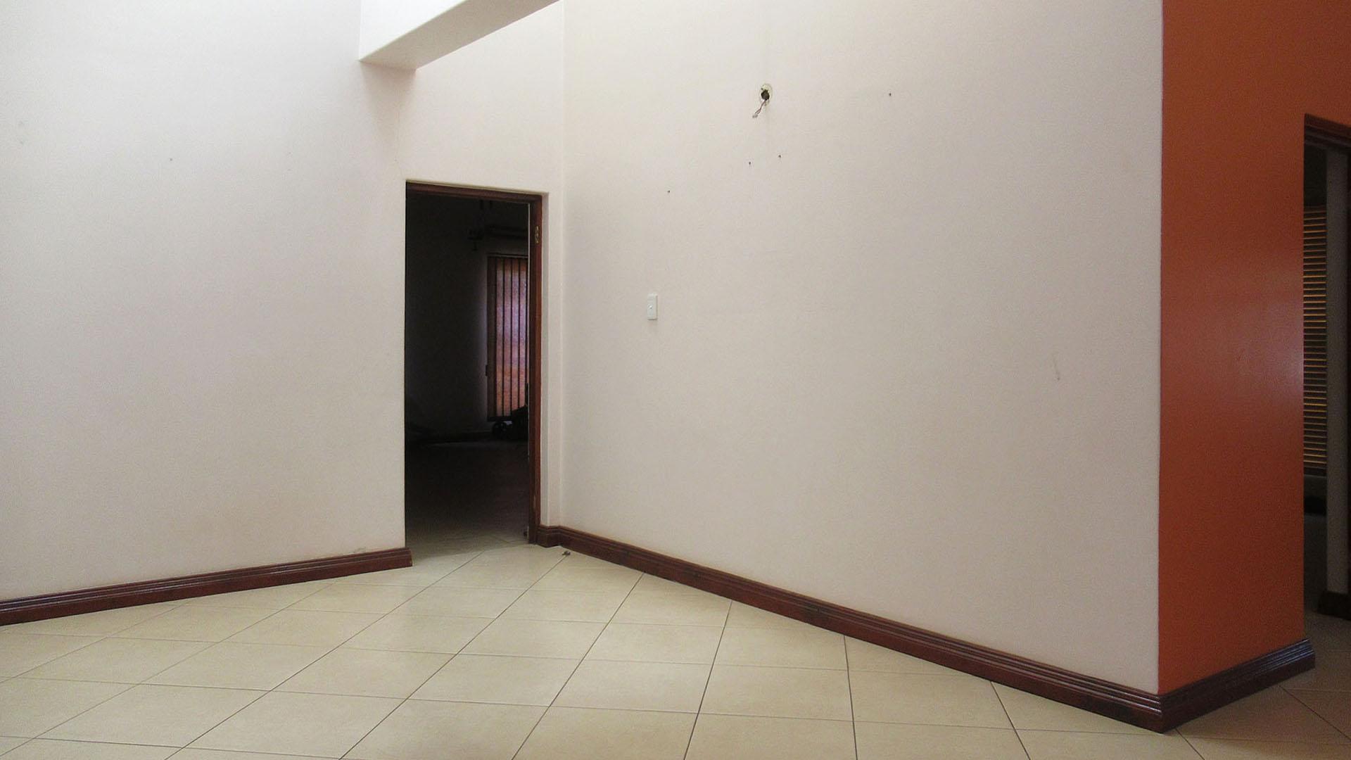 Spaces - 157 square meters of property in Lenasia