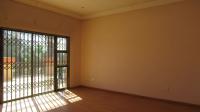Bed Room 3 - 22 square meters of property in Lenasia