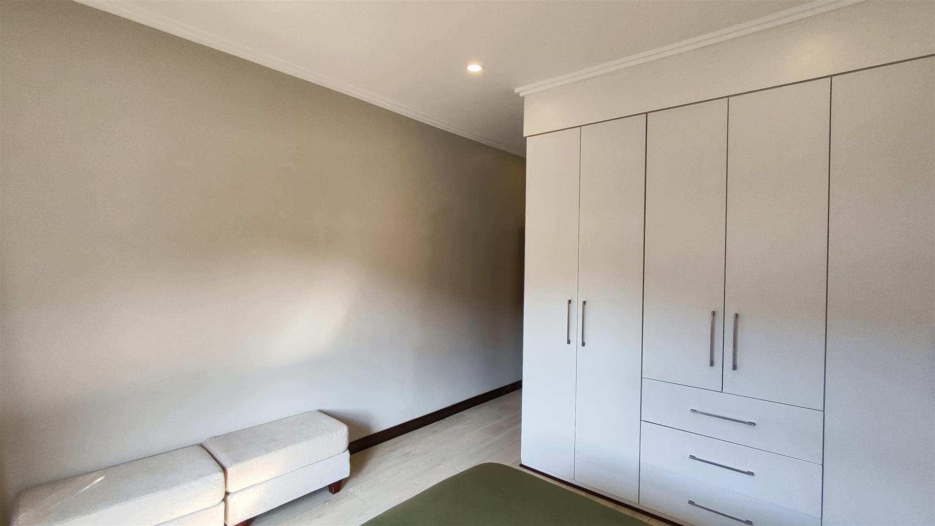 Bed Room 1 - 20 square meters of property in Bedfordview