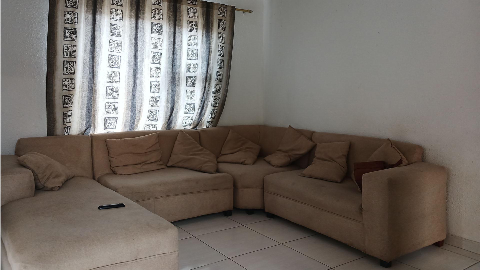 Lounges - 14 square meters of property in Protea Glen