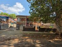 Front View of property in Bezuidenhout Valley
