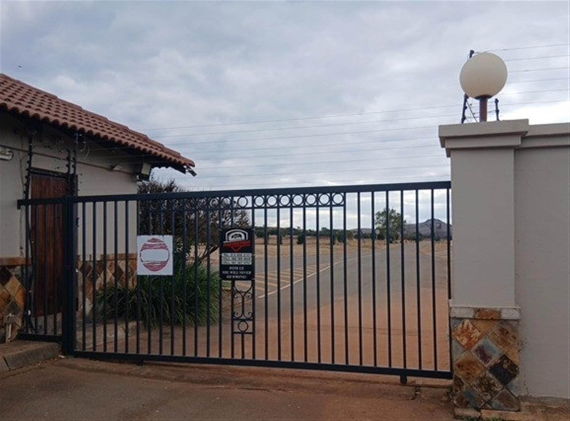 Front View of property in Centurion Central