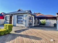 3 Bedroom 2 Bathroom Freehold Residence for Sale for sale in Elandspoort