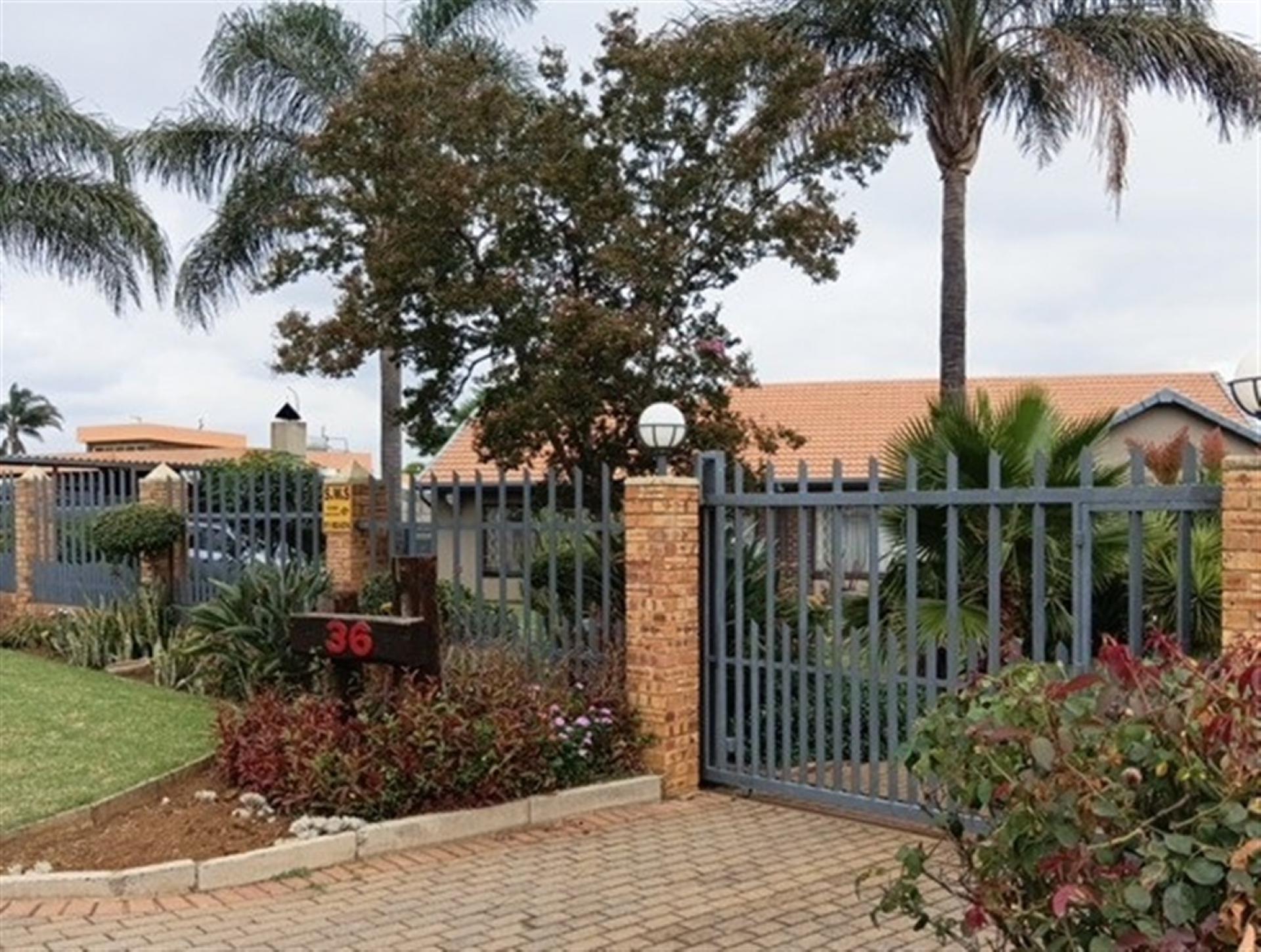 Front View of property in Verwoerdpark