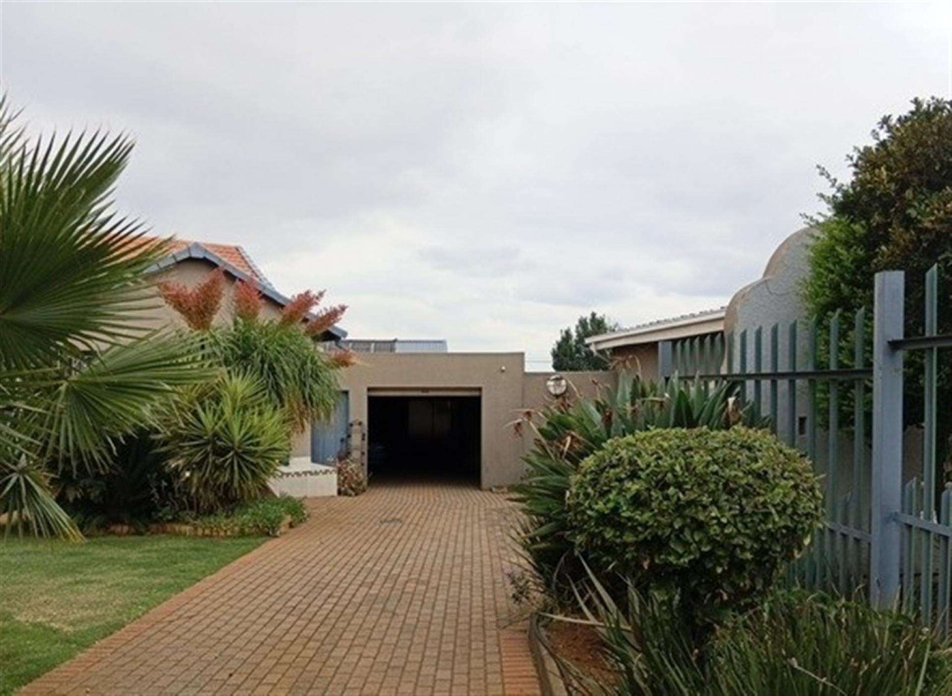 Front View of property in Verwoerdpark