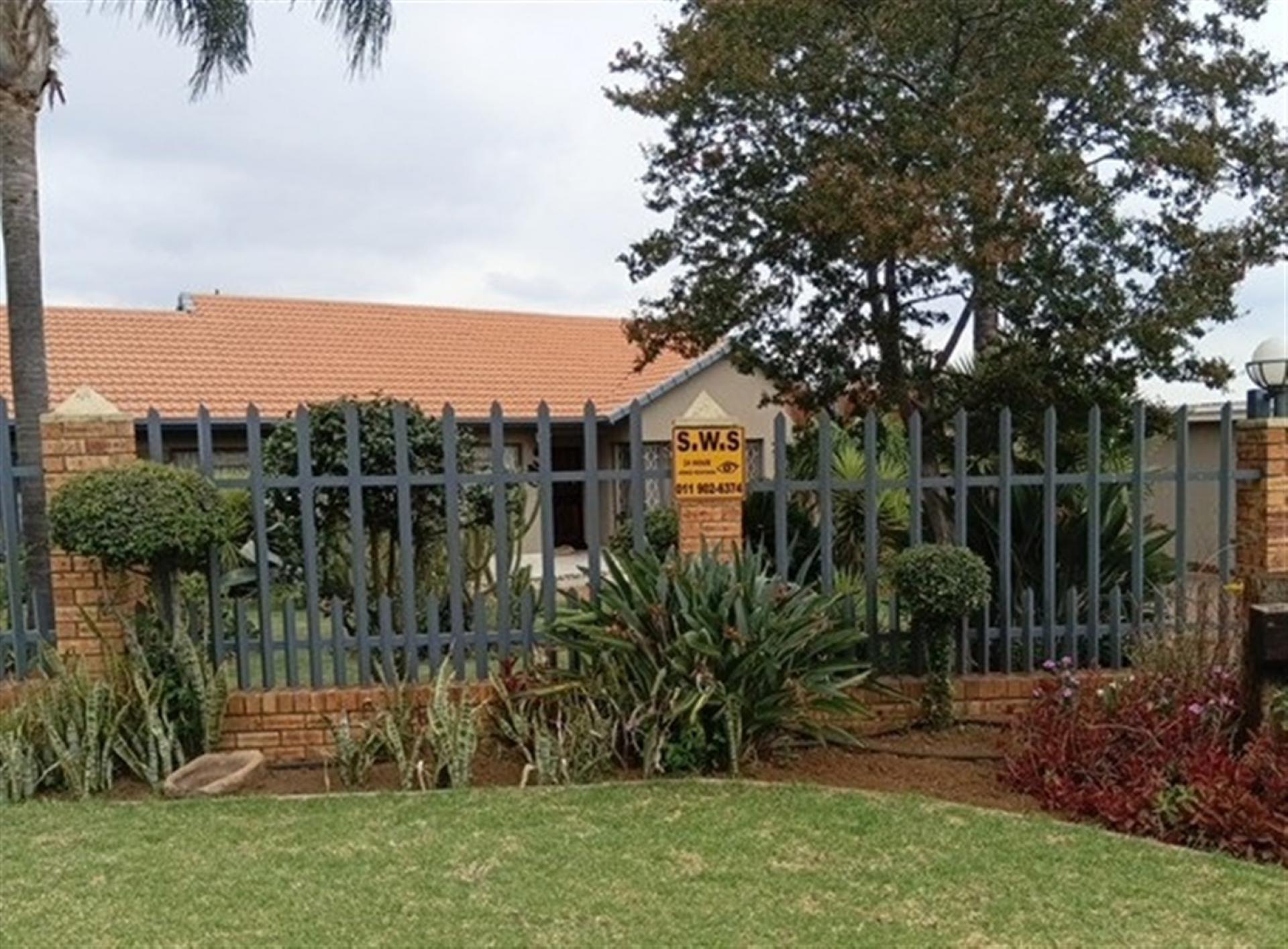 Front View of property in Verwoerdpark