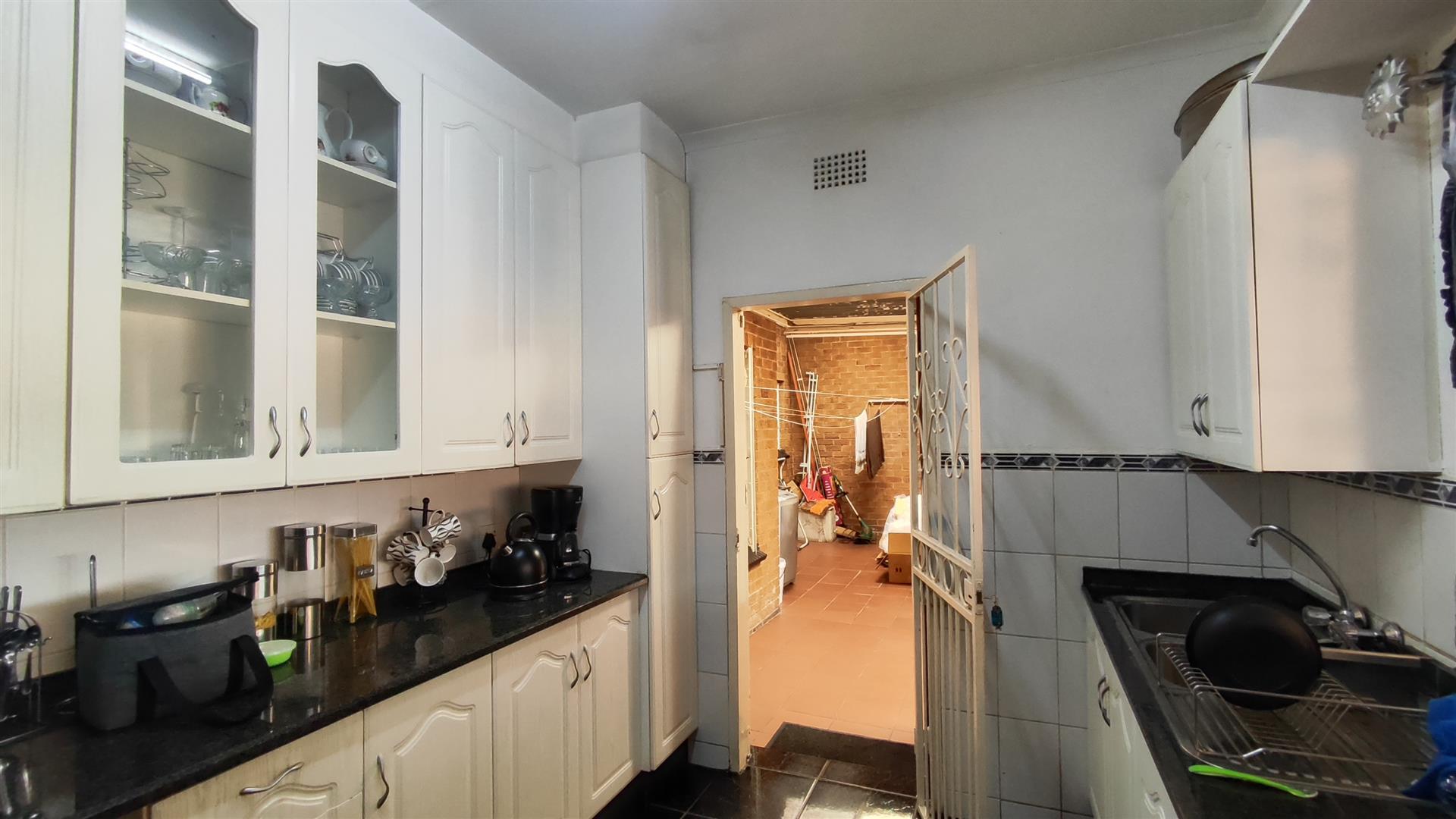 Kitchen - 12 square meters of property in Berton Park