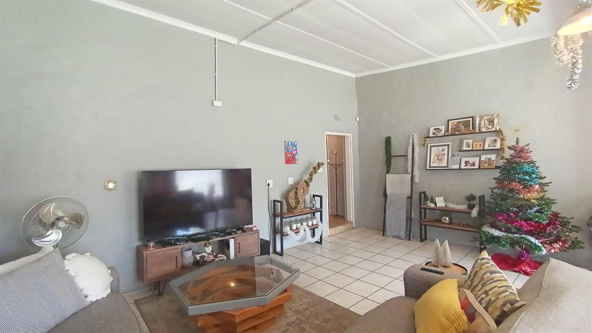 Lounges - 69 square meters of property in Benoni AH