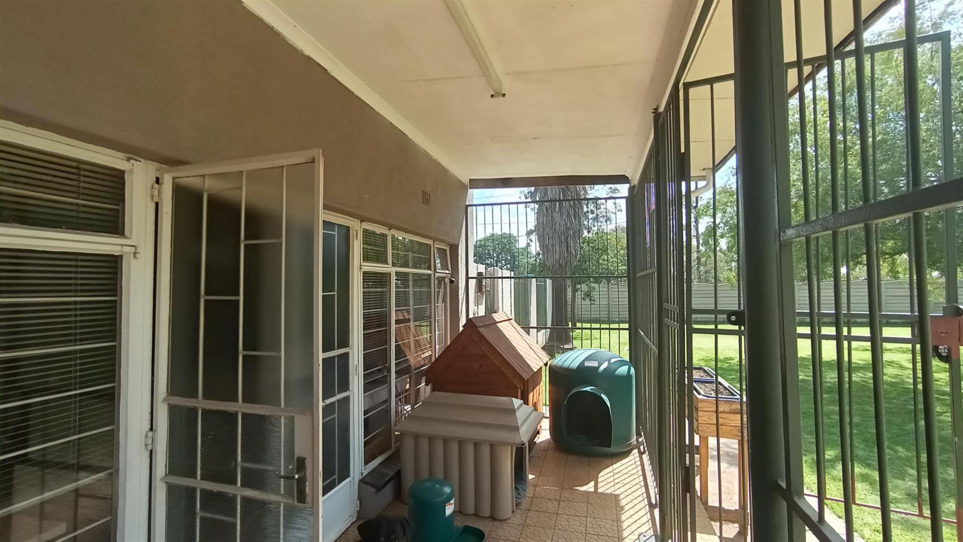 Patio - 55 square meters of property in Benoni AH