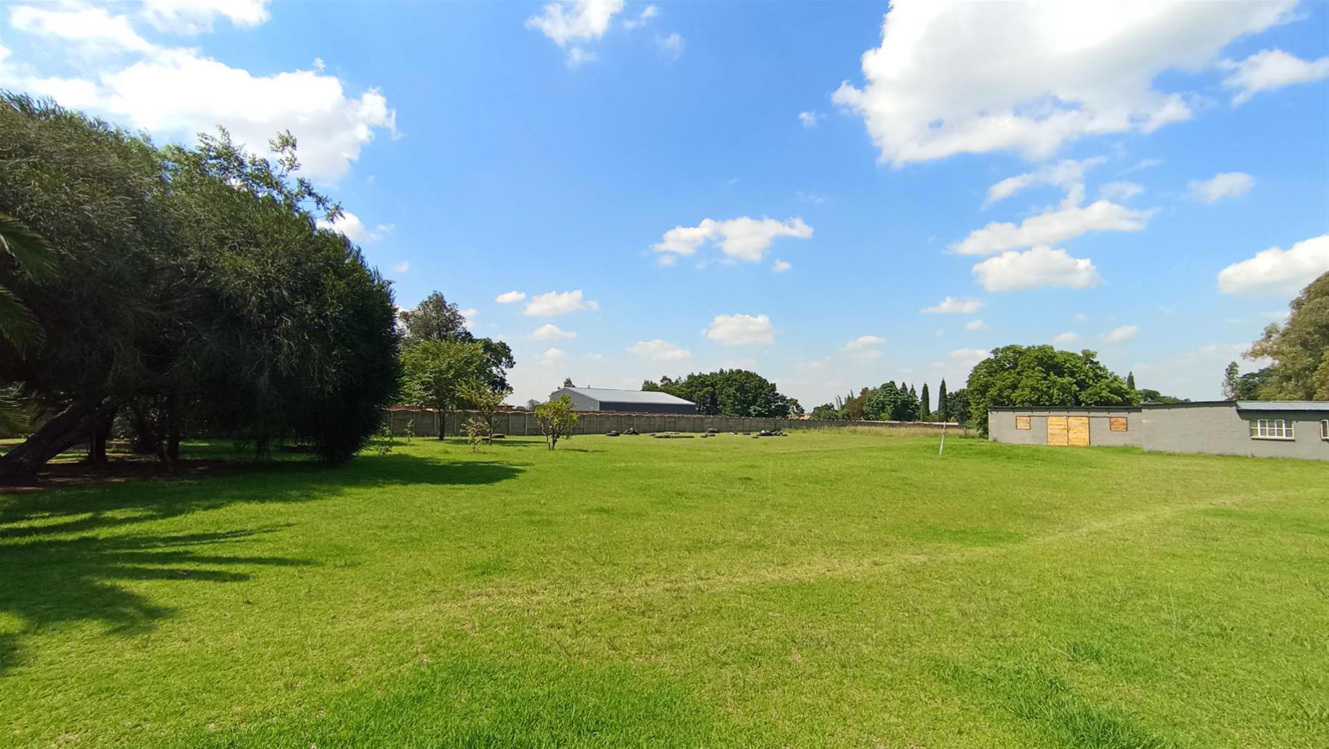 Backyard of property in Benoni AH