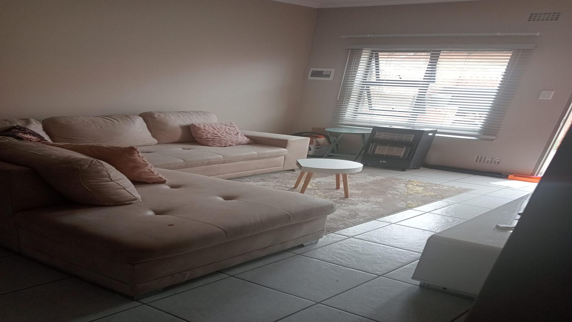 Lounges of property in Terra Nova