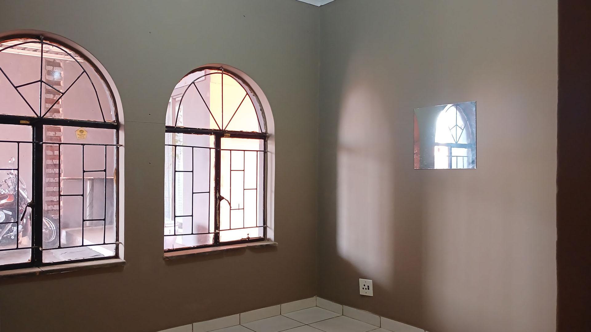 Bed Room 2 - 12 square meters of property in Zakariyya Park
