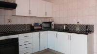 Kitchen - 24 square meters of property in Zakariyya Park