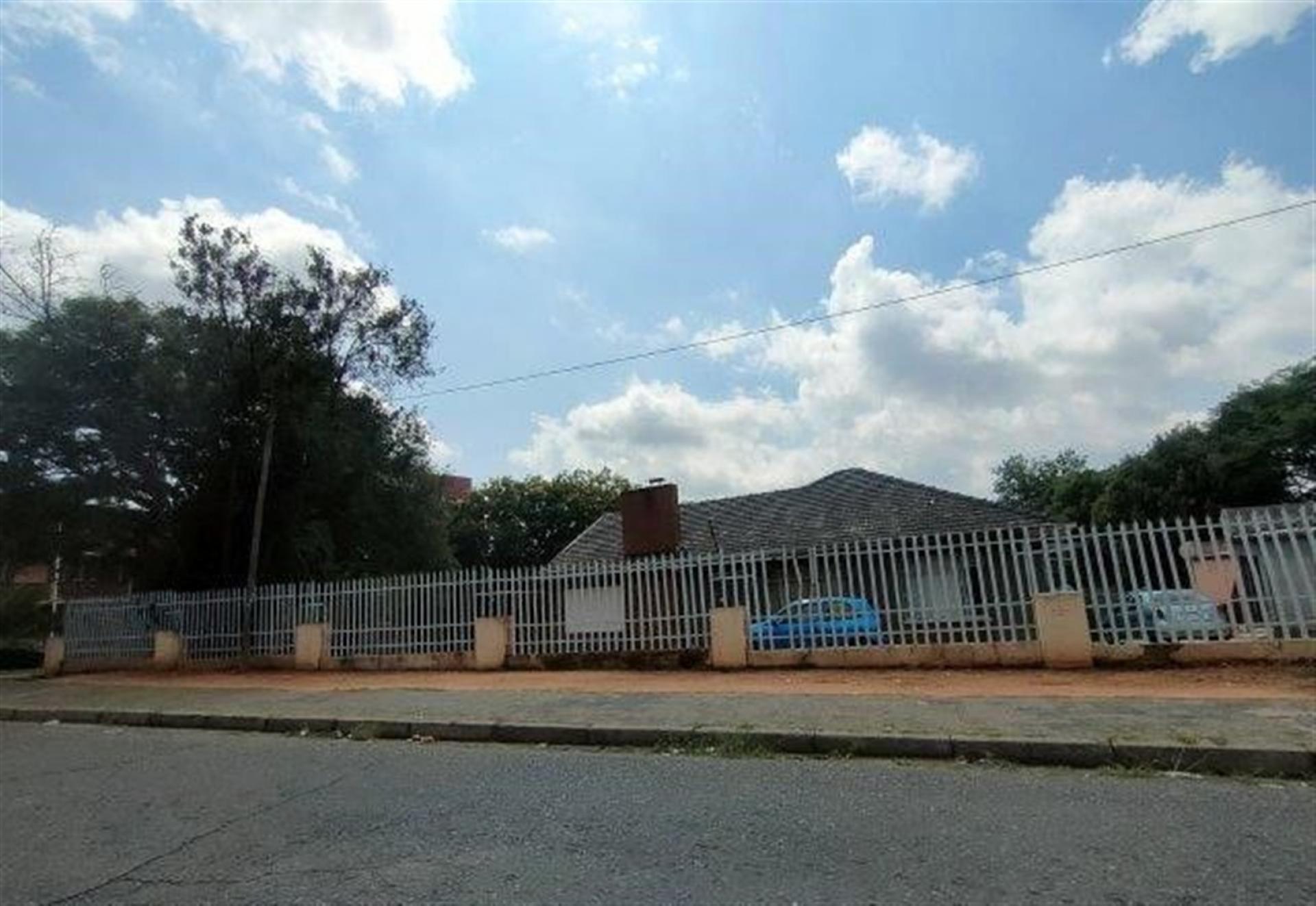 Front View of property in Kew