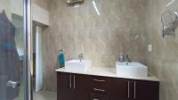 Main Bathroom - 7 square meters of property in Melodie