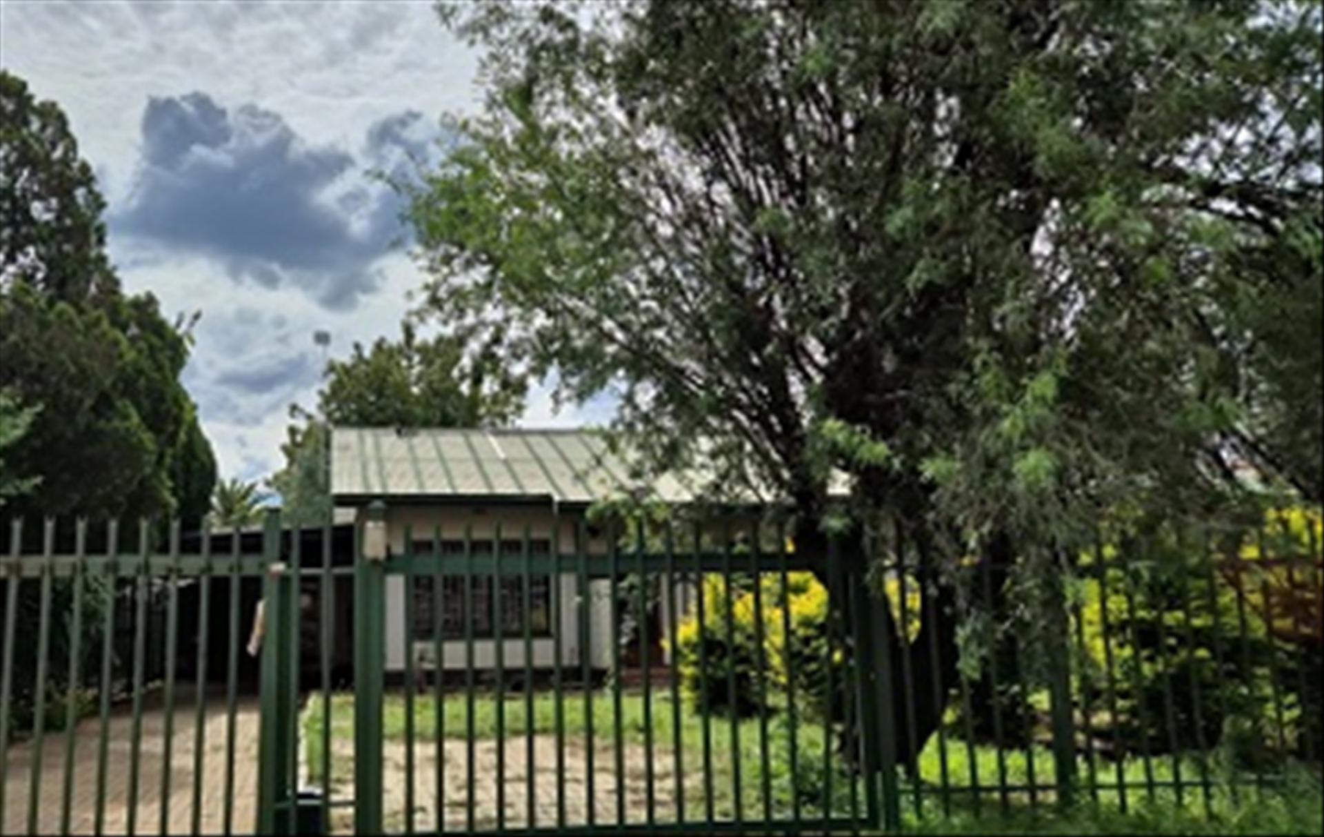 Front View of property in Bloemhof