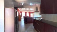 Kitchen - 18 square meters of property in The Orchards