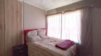 Bed Room 1 - 12 square meters of property in The Orchards