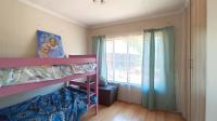 Bed Room 2 - 12 square meters of property in The Orchards