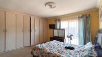 Main Bedroom - 35 square meters of property in The Orchards