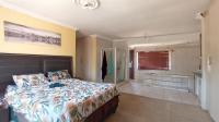 Main Bedroom - 35 square meters of property in The Orchards