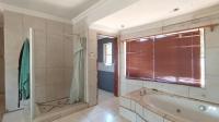 Main Bathroom - 16 square meters of property in The Orchards