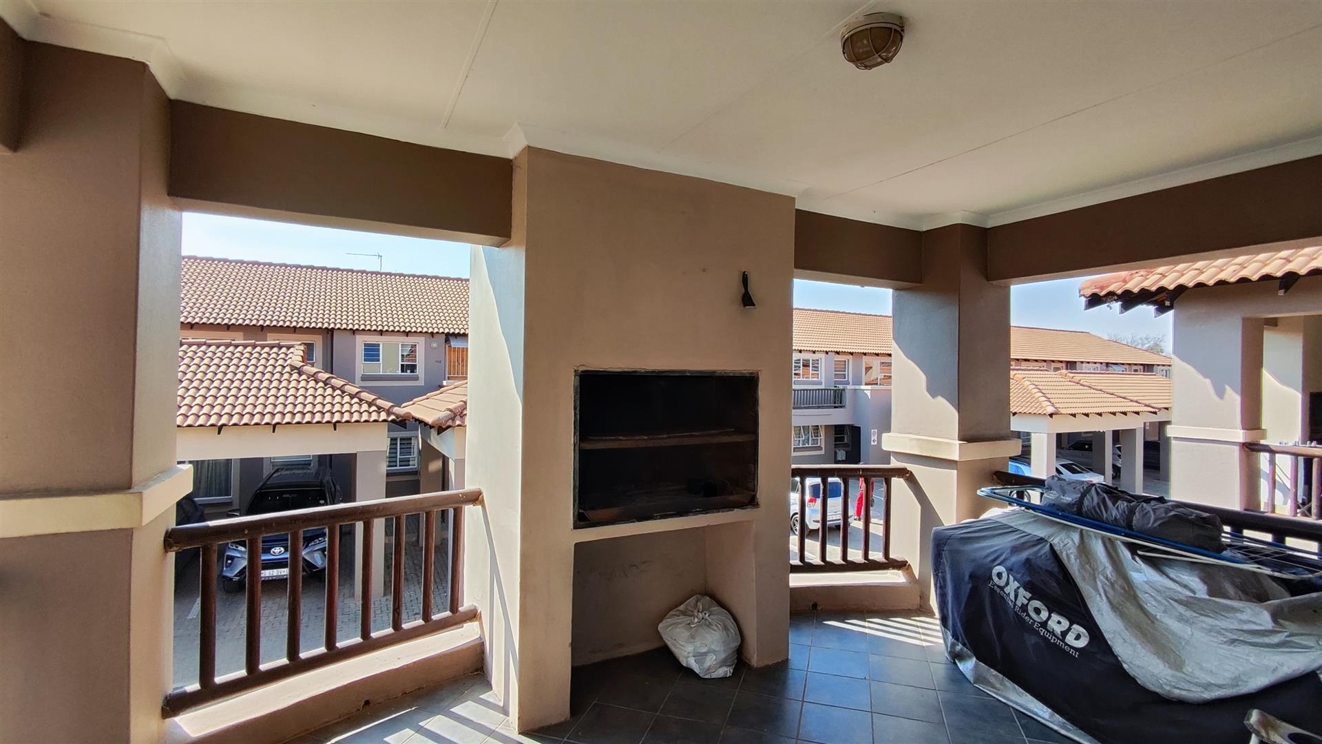 Balcony - 22 square meters of property in Van Dykpark