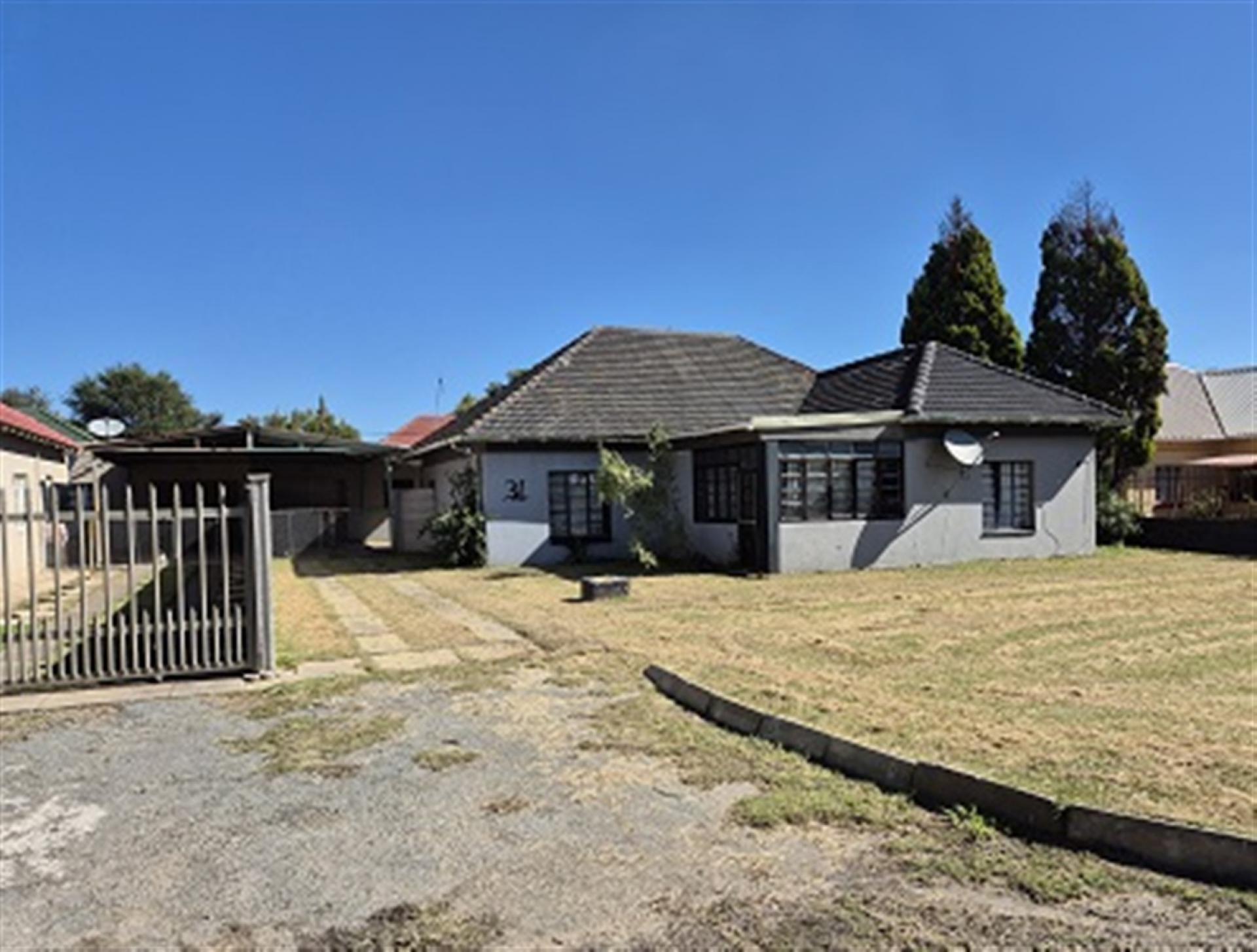 Front View of property in Vierfontein
