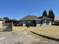 Front View of property in Vierfontein