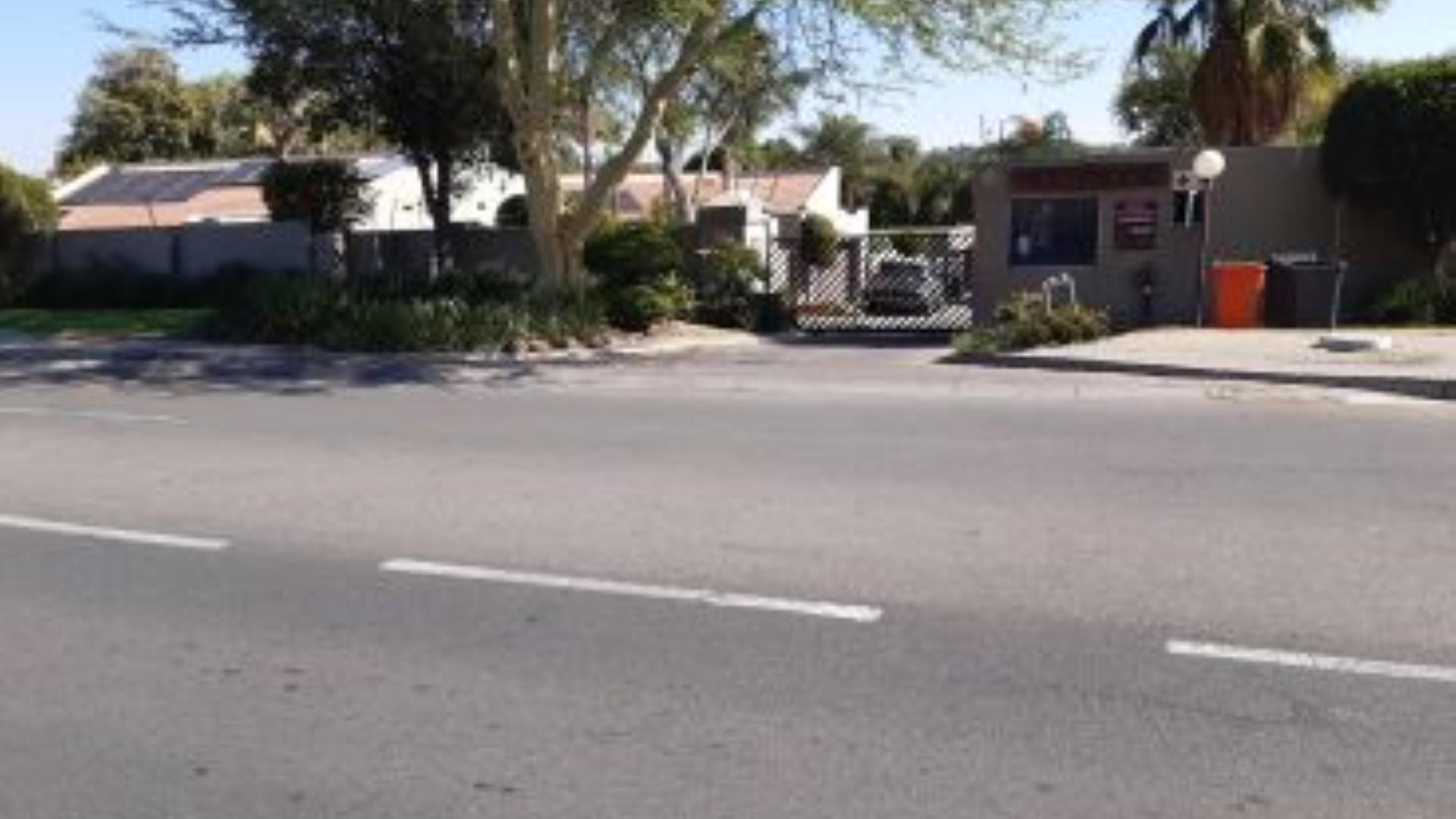 Front View of property in Douglasdale
