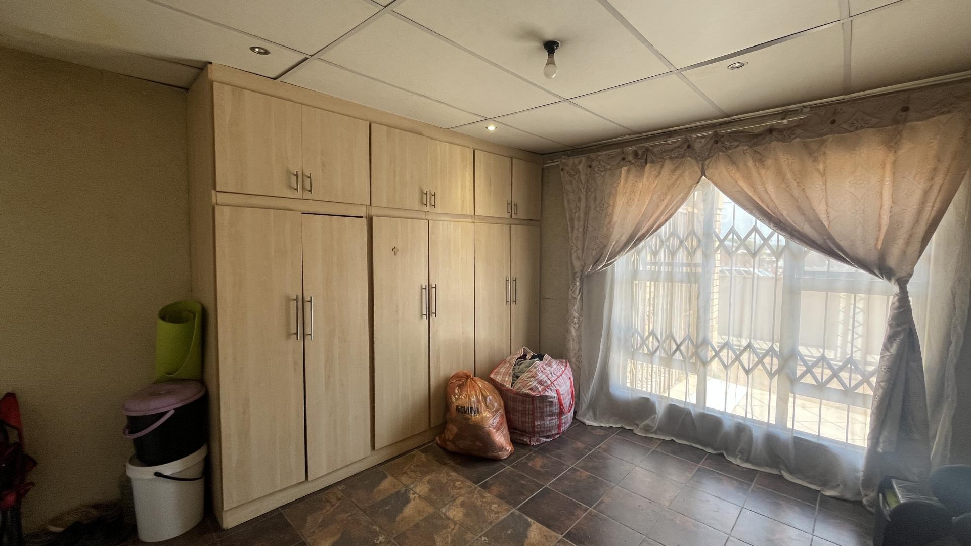 Bed Room 3 of property in Mangaung