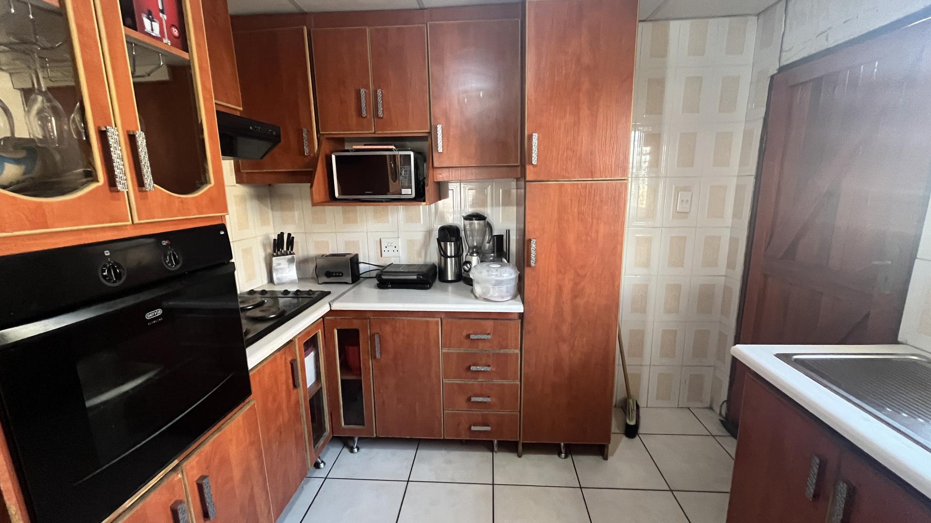 Kitchen of property in Mangaung