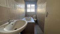 Bathroom 2 of property in Mangaung
