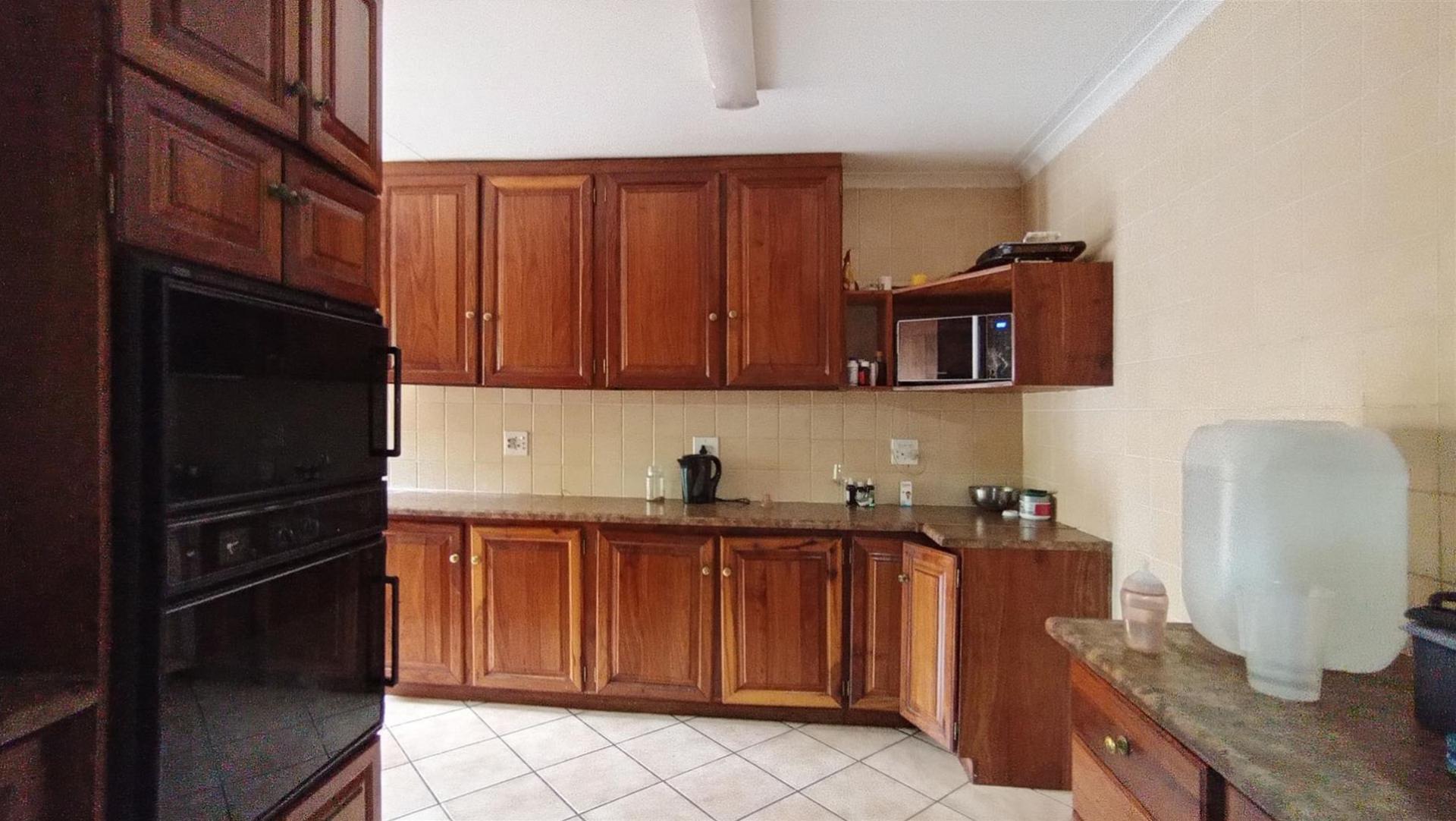 Kitchen - 20 square meters of property in Moreletapark