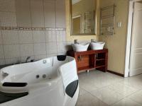 Bathroom 1 of property in Reyno Ridge