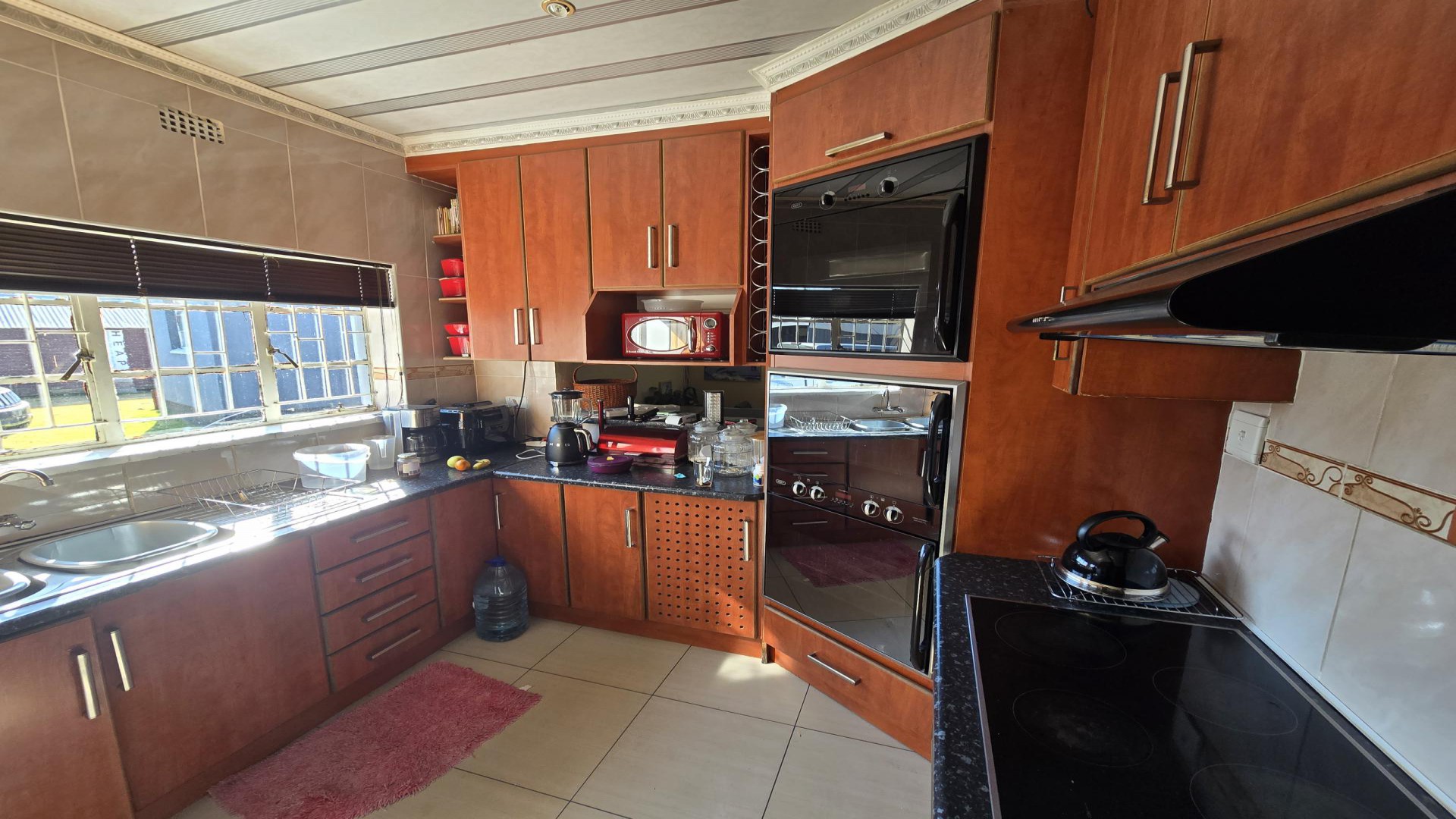 Kitchen of property in Evander