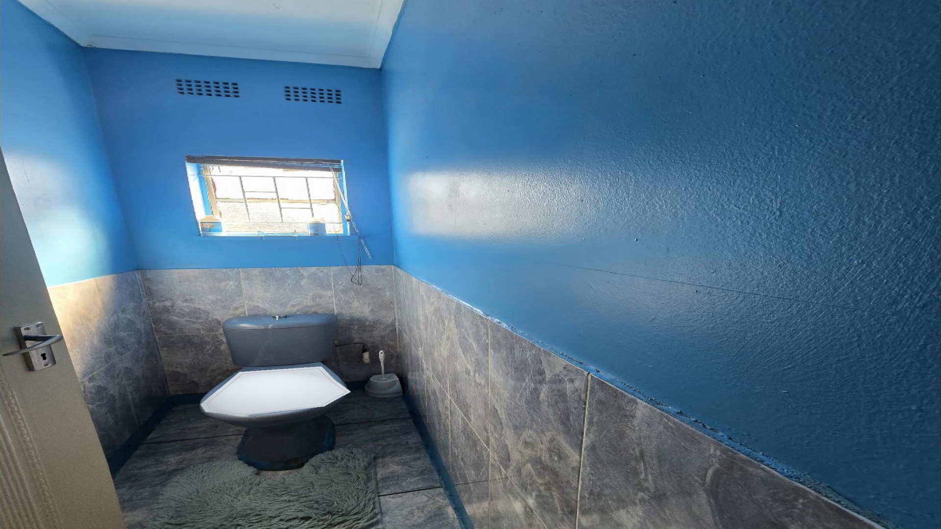 Bathroom 1 of property in Evander