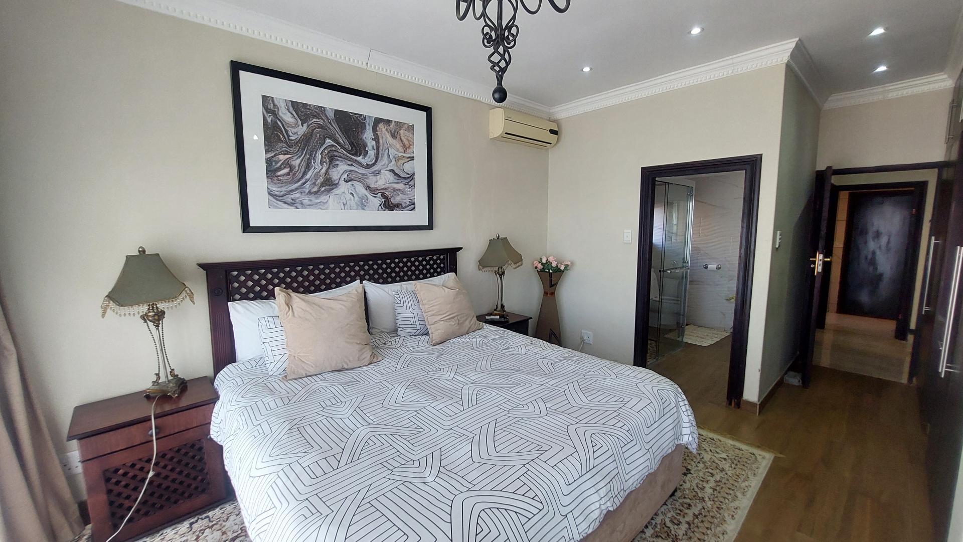 Bed Room 1 of property in Uvongo