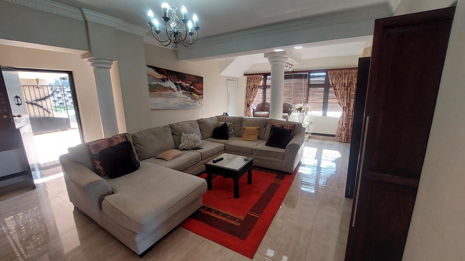Lounges of property in Uvongo