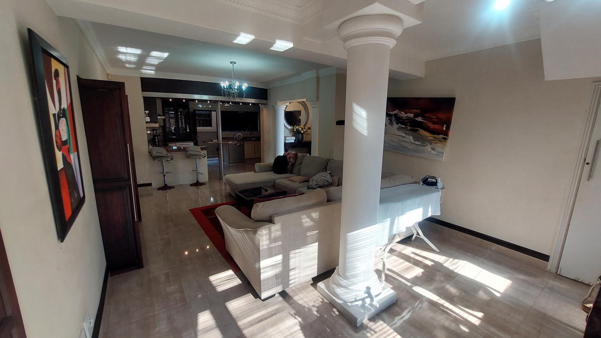 Lounges of property in Uvongo