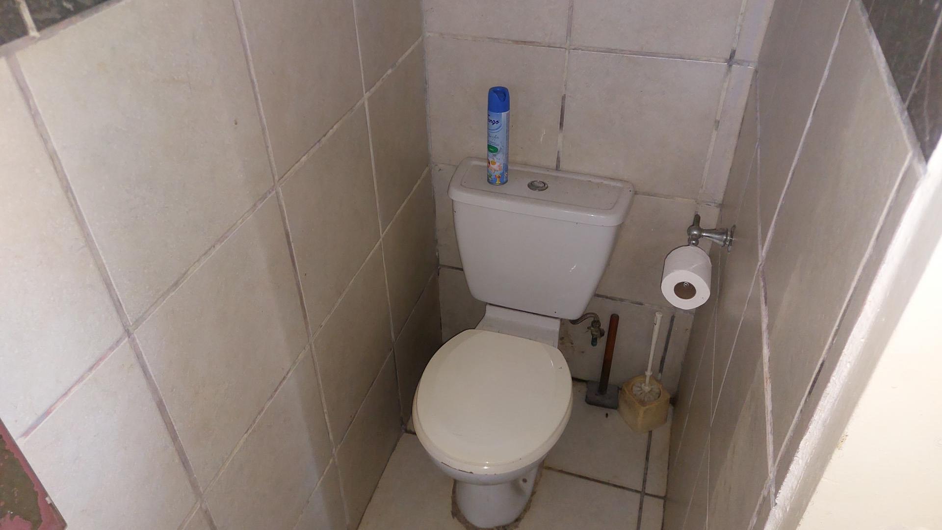 Bathroom 3+ of property in Uvongo