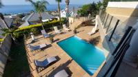 Swimming Pool of property in Uvongo