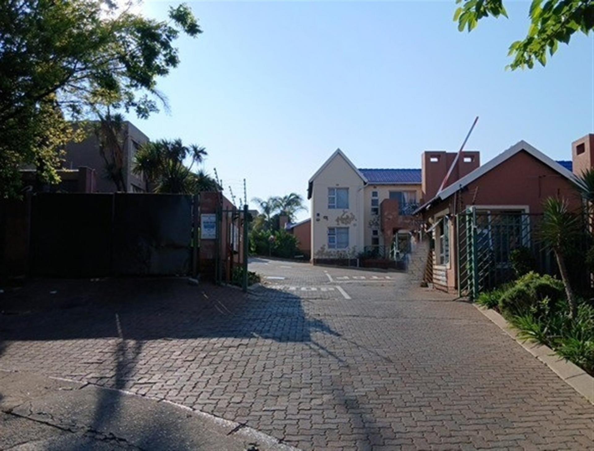 Front View of property in Winchester Hills