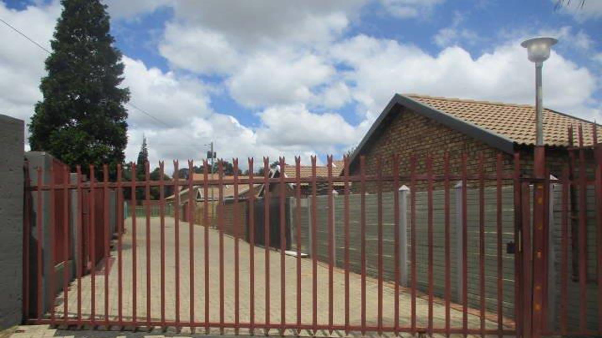 Front View of property in Emalahleni (Witbank) 