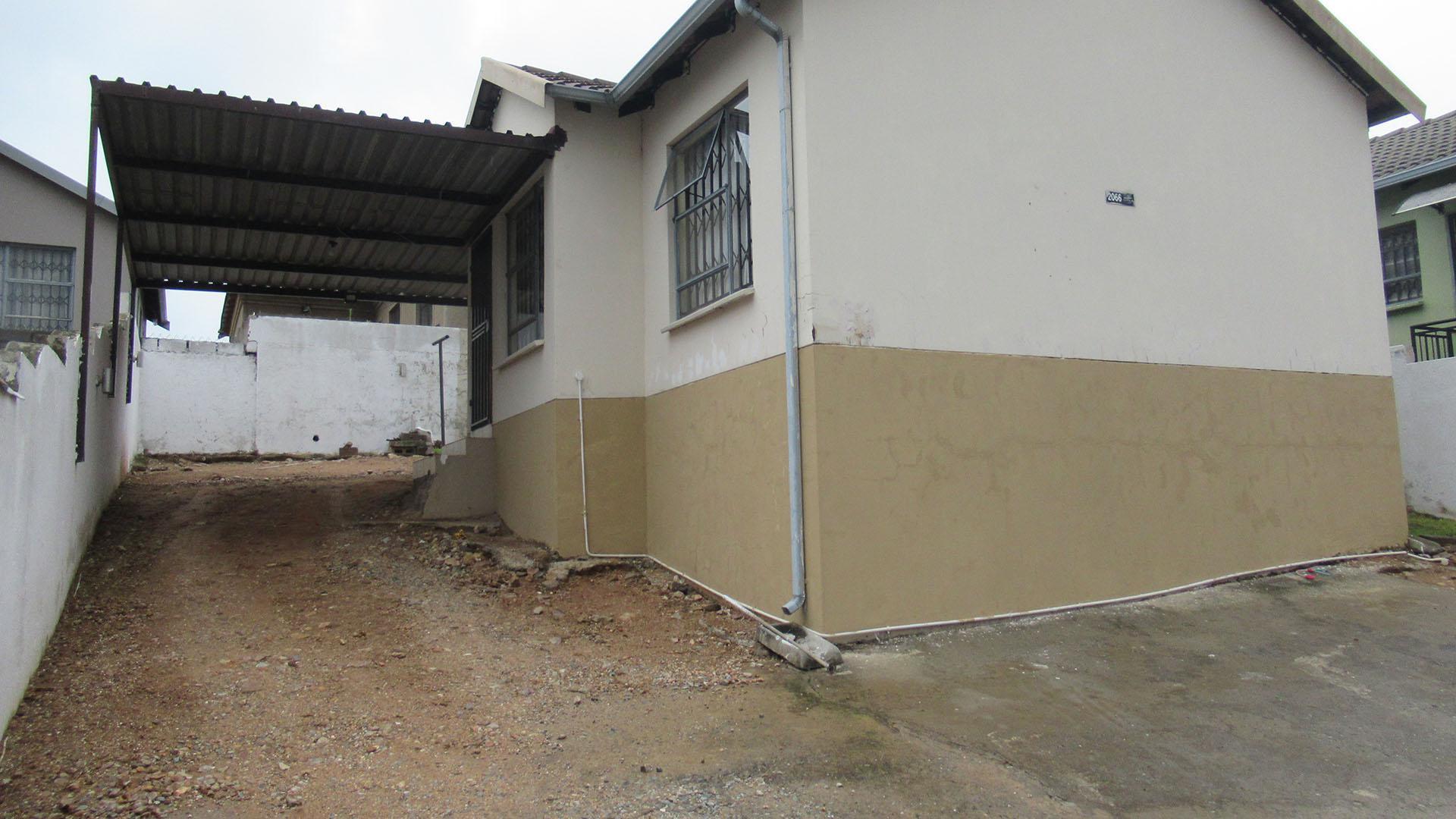 Backyard of property in Fleurhof